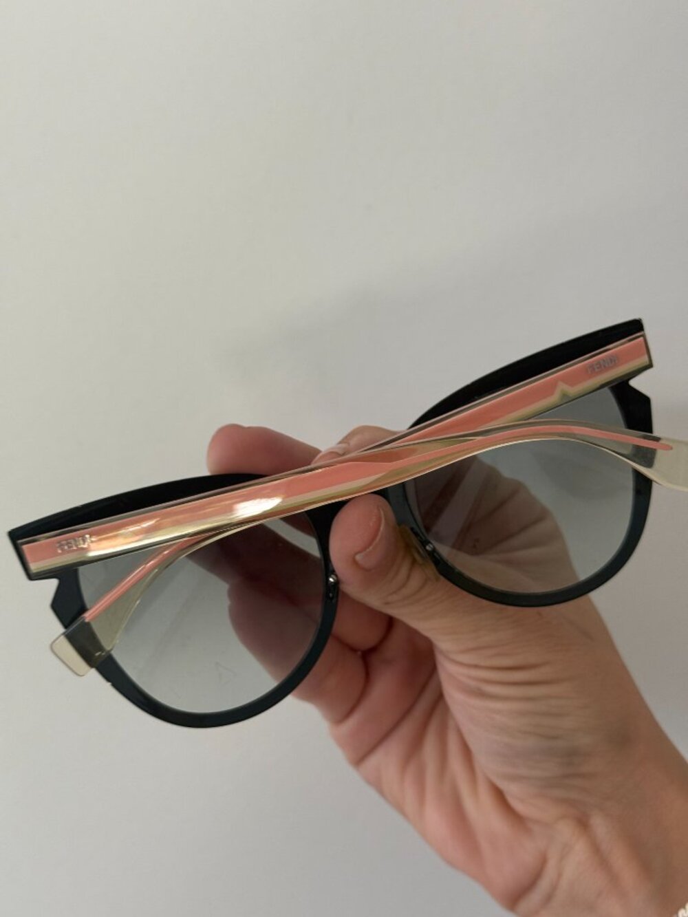 FENDI Sunglasses - Picture 5 of 8